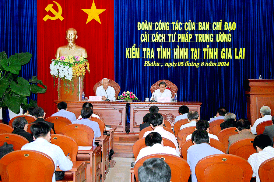 Вице-спикер парламента СРВ проверил выполнение юридической реформы в провинции Зялай