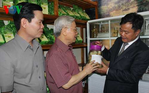 Генсекретарь ЦК КПВ посетил провинцию Хазянг с рабочим визитом