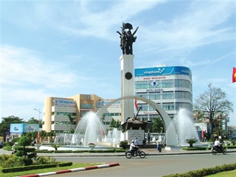 Рабочая группа парламентского совета по вопросам национальностей посетила провицнию Даклак