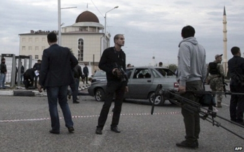 В результате взрыва бомбы в Чечне погибли 4 полицейских