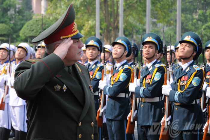 Начальник Главного управления идеологической работы Минобороны Беларуси посещает Вьетнам с визитом