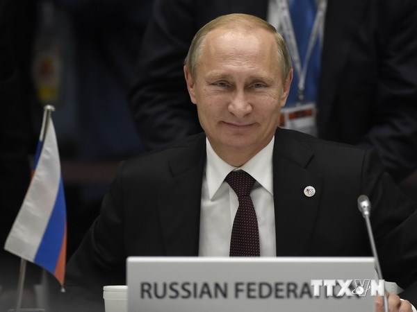 Президент РФ поздравил украинцев с 70-летием освобождения от фашизма