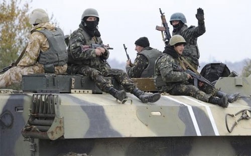 Президент Украины распорядил усилить защиту городов на востоке страны