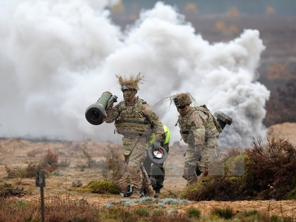 Власти США предложили Конгрессу рассмотреть возможность участия пехотинцев в борьбе против ИГ