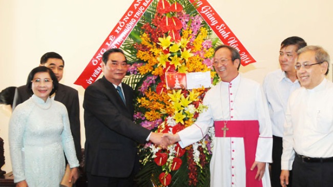 Ле Хонг Ань поздравил председателя епископского совета Вьетнама с Рождеством