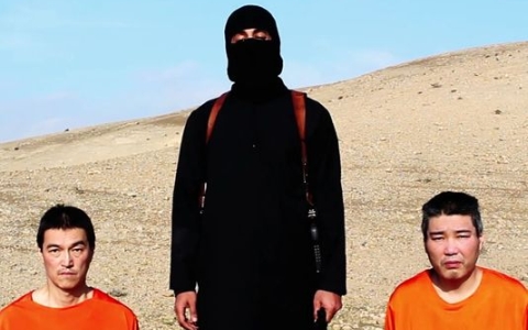 Япония не прекратит усилий для освобождения заложников, захваченных боевиками ИГ