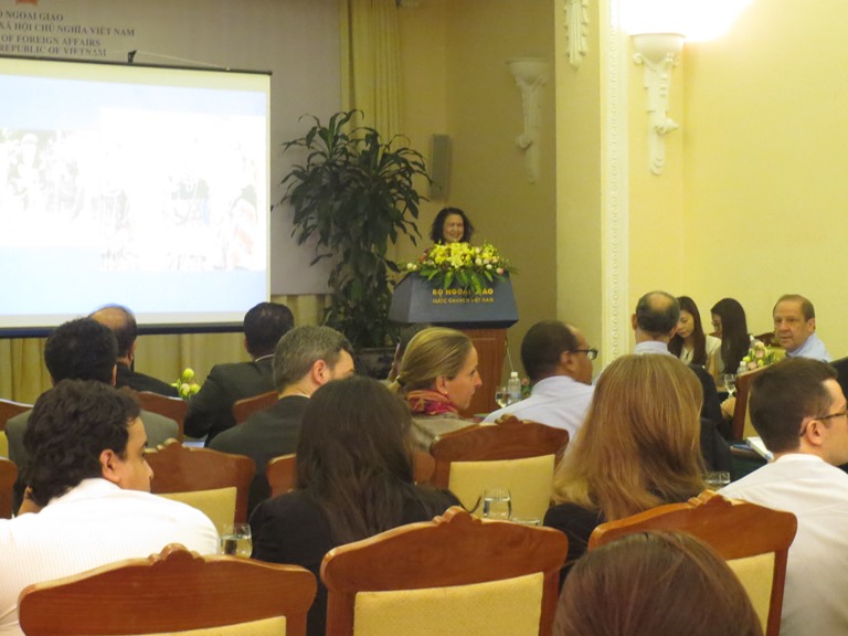 День ознакомления с Вьетнамом даёт зарубежным друзьям возможность больше узнать о Вьетнаме