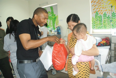 Во Вьетнаме отмечают Международный день Нельсона Манделы