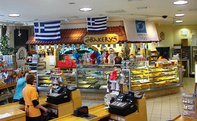 В Греции повышается НДС, открываются банки