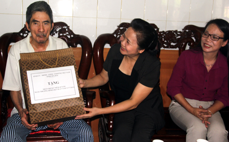 Во Вьетнаме проходят различные мероприятия в честь Дня инвалидов войны и павших фронтовиков