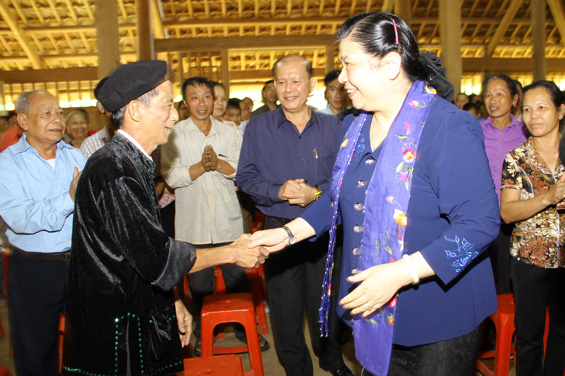 Тонг Тхи Фонг приняла участие в празднике национального единства в провинции Тхайнгуен