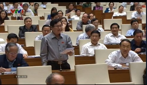 На 10-й сессии Национального собрания СРВ начались депутатские запросы