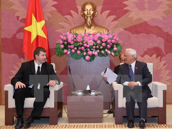 Вице-спикер парламента Вьетнама принял министра юстиции РФ