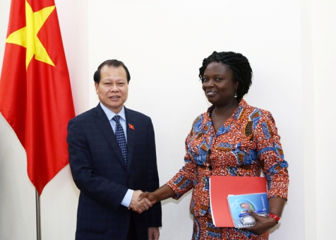 Вице-премьер Ву Ван Нинь принял директора предствительства ВБ во Вьетнаме