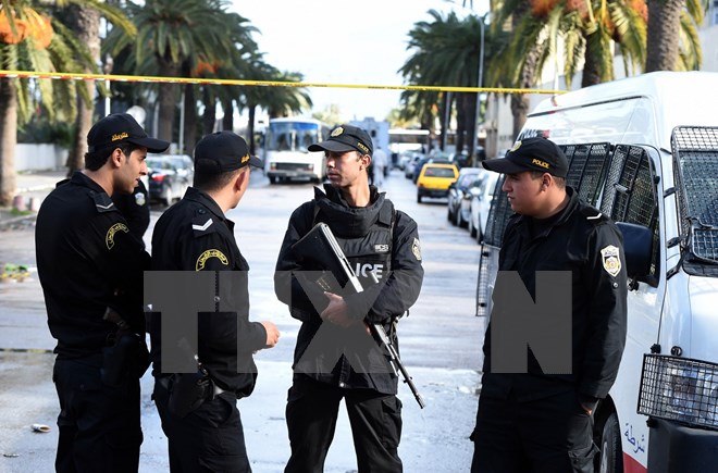 Тунис отменил комендантский час в столице