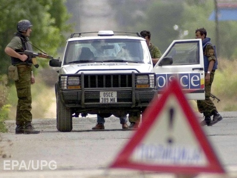 Наблюдатели ОБСЕ попали под обстрел на востоке Украины