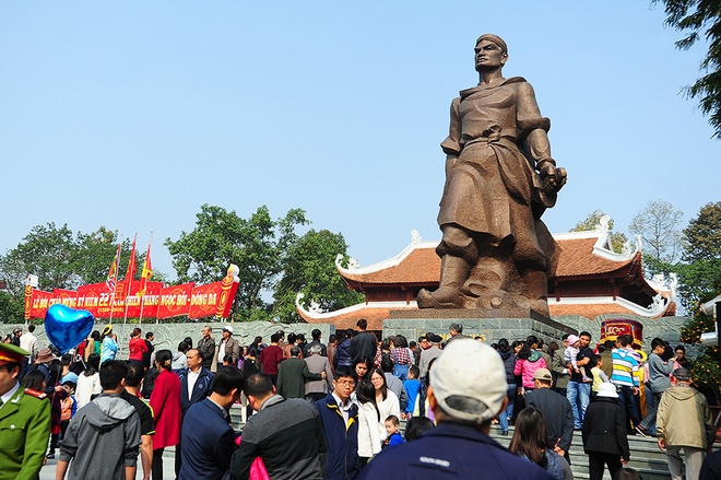 В Ханое прошел праздник на холме Донгда