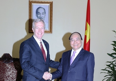 Нгуен Суан Фук принял послов США и Австралии во Вьетнаме