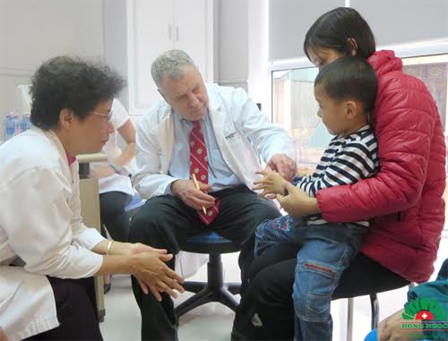 Вьетнам и США сотрудничают в области благотворительной пластиковой хирургии