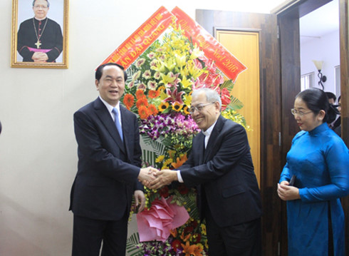 Чан Дай Куанг посетил и поздравил Хошиминскую приходскую церковь с Рождеством