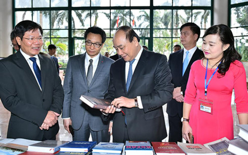 Премьер СРВ: Академия наук и технологий должна проявить больше заботы о предприятиях и стартапах