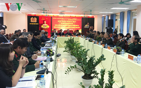 Критика неправильных взглядов на борьбу с упадком идеологии среди членов партии