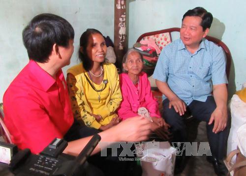 Оказание поддержки малоимущим семьям и пострадавшим от диоксина во встрече «Тэта»