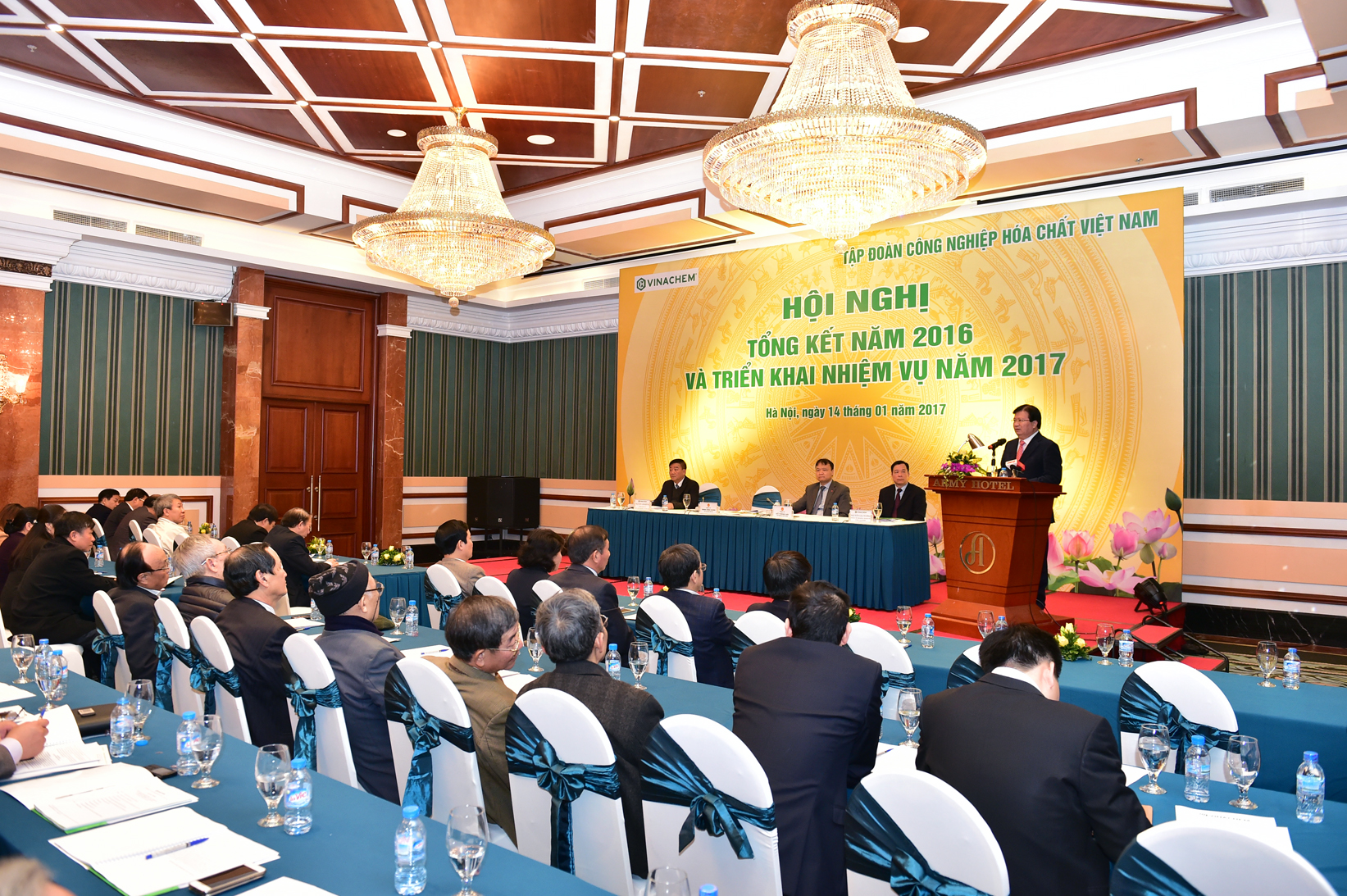 Необходимо реструктуризовать предприятия и активизировать производственную деятельность