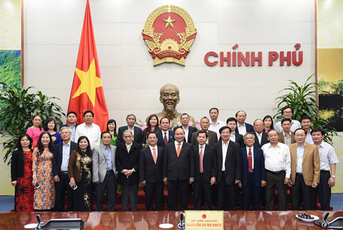 Премьер Вьетнама принял делегацию действующих и бывших руководителей провинции Куангнгай