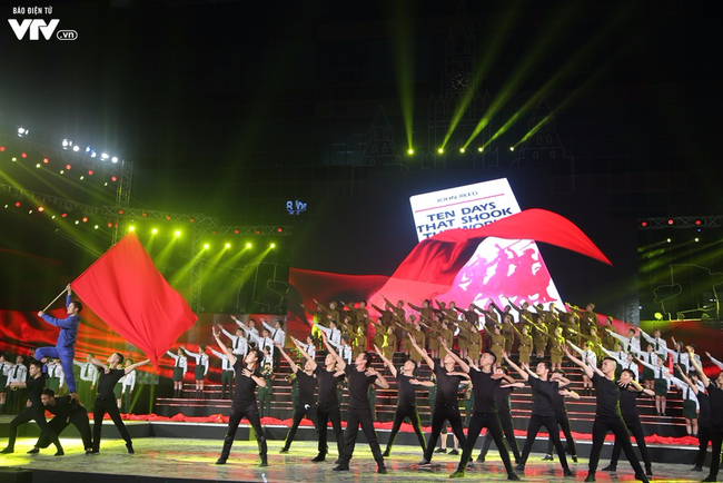 Во Вьетнаме прошли художественые программы в честь 100-летия Октябрьской революции