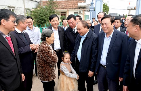 Премьер Вьетнама навестил крестьян в провинции Намдинь