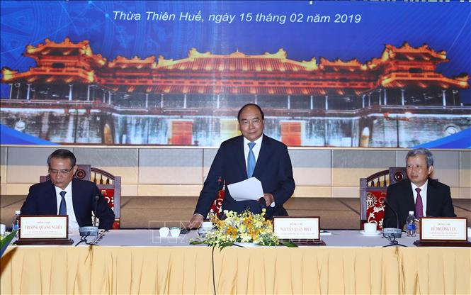 Нгуен Суан Фук принял участие в очередном совещании Совета по ключевой экономической зоне Центрального Вьетнама