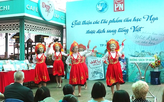 Презентация произведений русской литературы, переведенных на вьетнамский язык