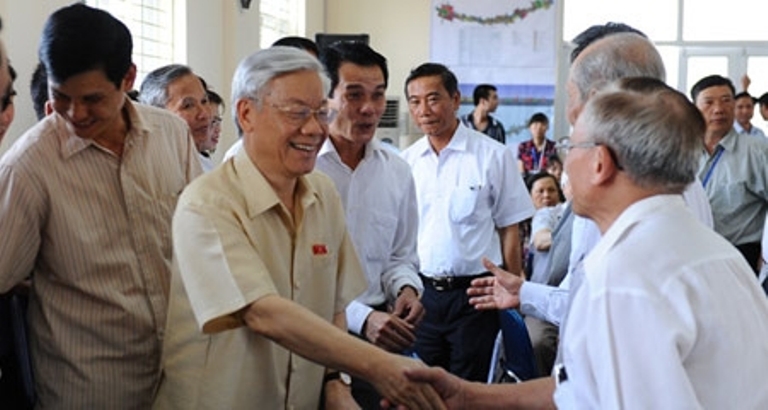 El líder partidista se reúne con electores de distrito de Ba Dinh
