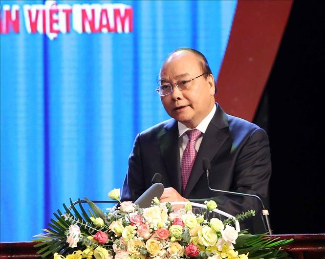 Conmemoran 90 aniversario de fundación de los sindicatos de Vietnam