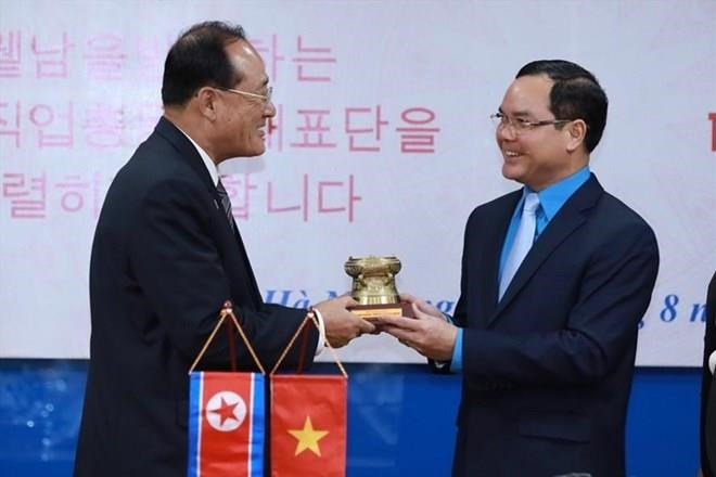 Vietnam y Corea del Norte fortalecen la cooperación en actividades sindicales
