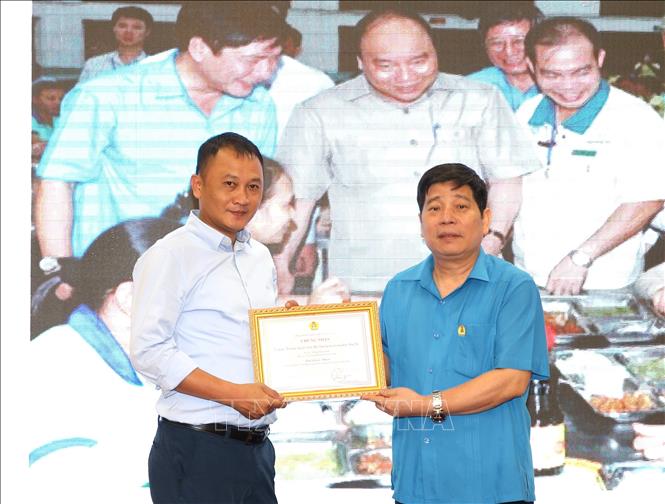 Premian las fotos más destacadas sobre la belleza de los trabajadores vietnamitas