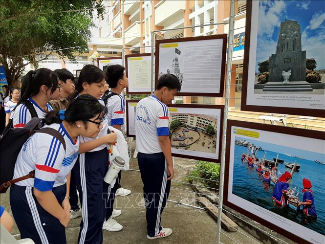 Inauguran en Long An exhibición digital sobre soberanía vietnamita en Hoang Sa y Truong Sa