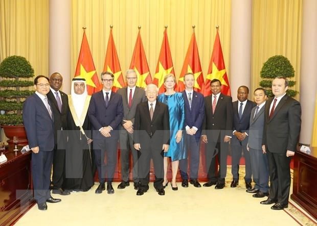 Máximo dirigente de Vietnam recibe cartas credenciales de nuevos embajadores extranjeros