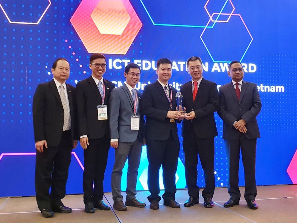 Tres entidades vietnamitas reciben premios de informática de Asia y Oceanía