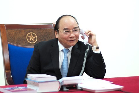 Premier vietnamita dialoga con su homólogo ruso