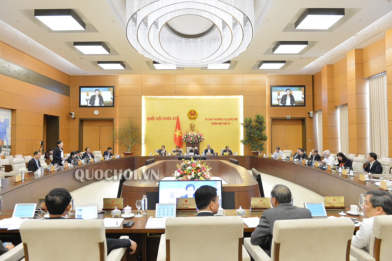 Comité Permanente del Parlamento vietnamita sigue su 41 reunión