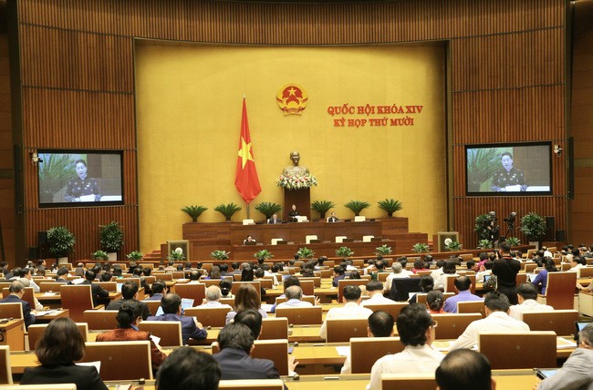 Parlamento vietnamita continúa debates sobre el desarrollo socioeconómico