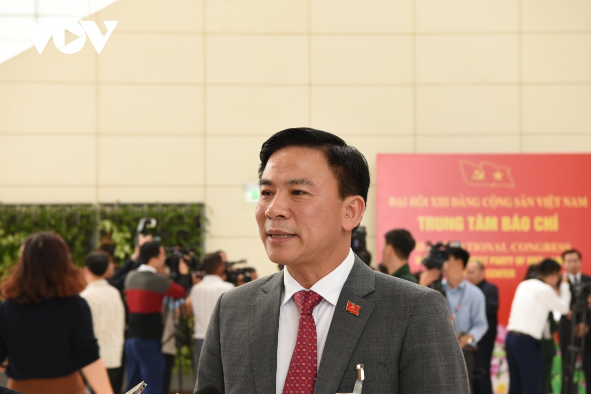 Los delegados al XIII Congreso Nacional del PCV apoyan el contenido de los documentos de la cita