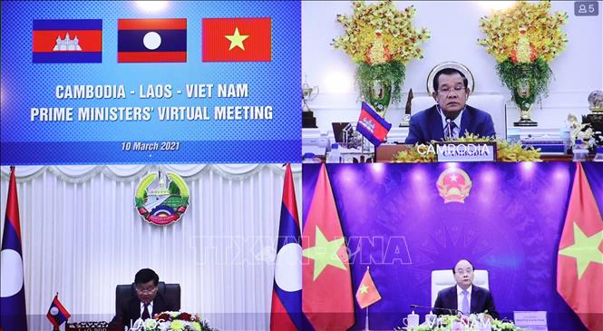 Primer ministro de Vietnam dialoga con sus pares de Camboya y Laos