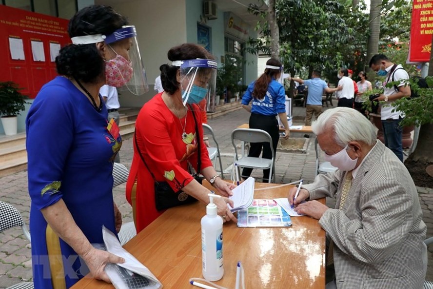 Expertos internacionales destacan el significado de las elecciones legislativas en Vietnam