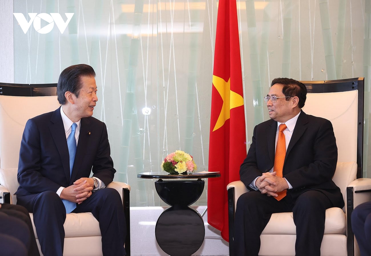 Premier vietnamita dialoga con titulares de partidos japoneses