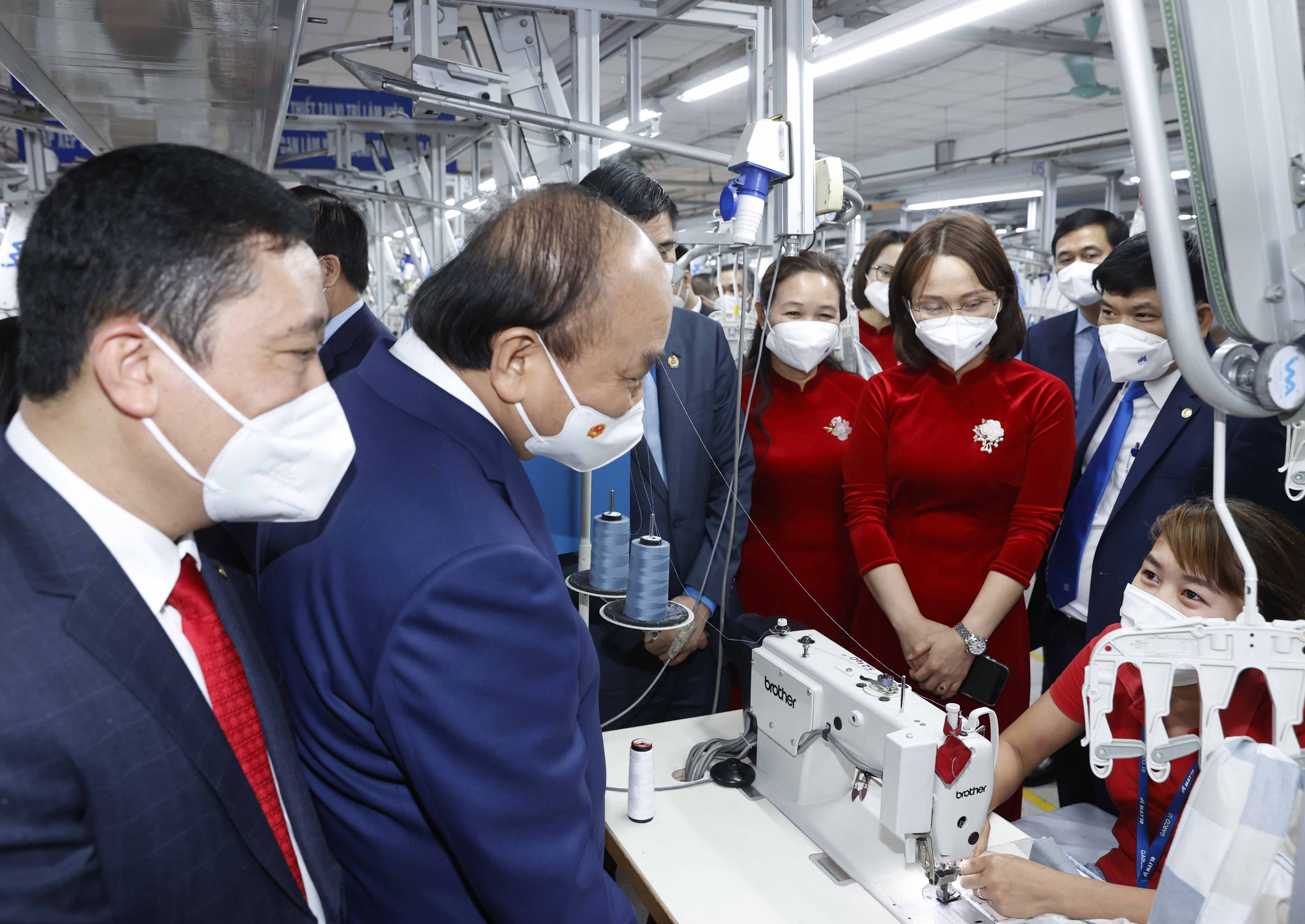 Sector textil de Vietnam lanza movimientos emulativos para 2022