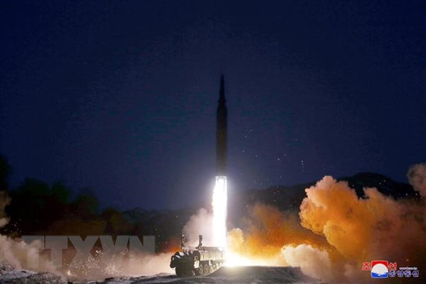 Corea del Norte lanza un misil a “unas 10 veces” la velocidad del sonido, dice Japón