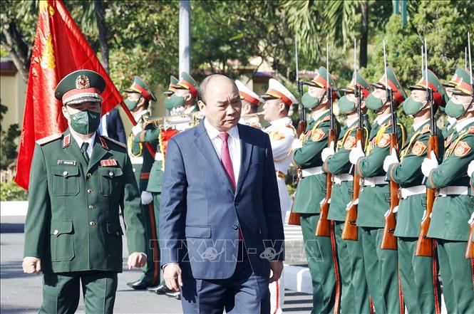 Presidente vietnamita visita el Mando de la Región Militar 5 en vísperas del Tet